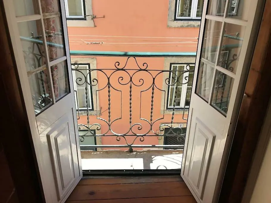 شقة Lisboa  في Typical Studio In Great Location! Tram 28! البرتغال