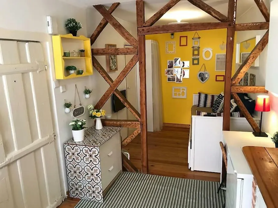 شقة Lisboa  في Typical Studio In Great Location! Tram 28! 0*,  البرتغال