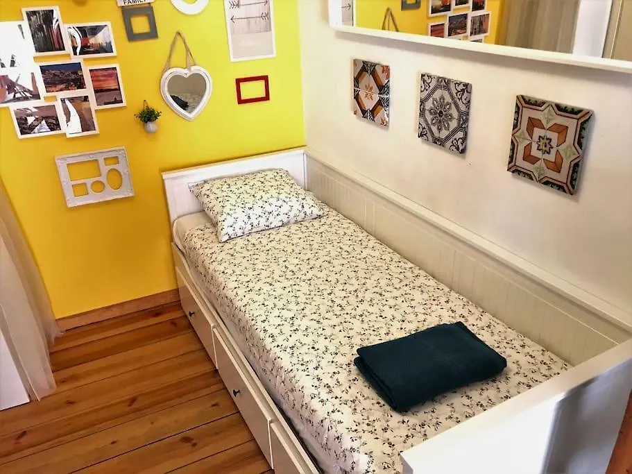 شقة Lisboa  في Typical Studio In Great Location! Tram 28! 0*,  البرتغال